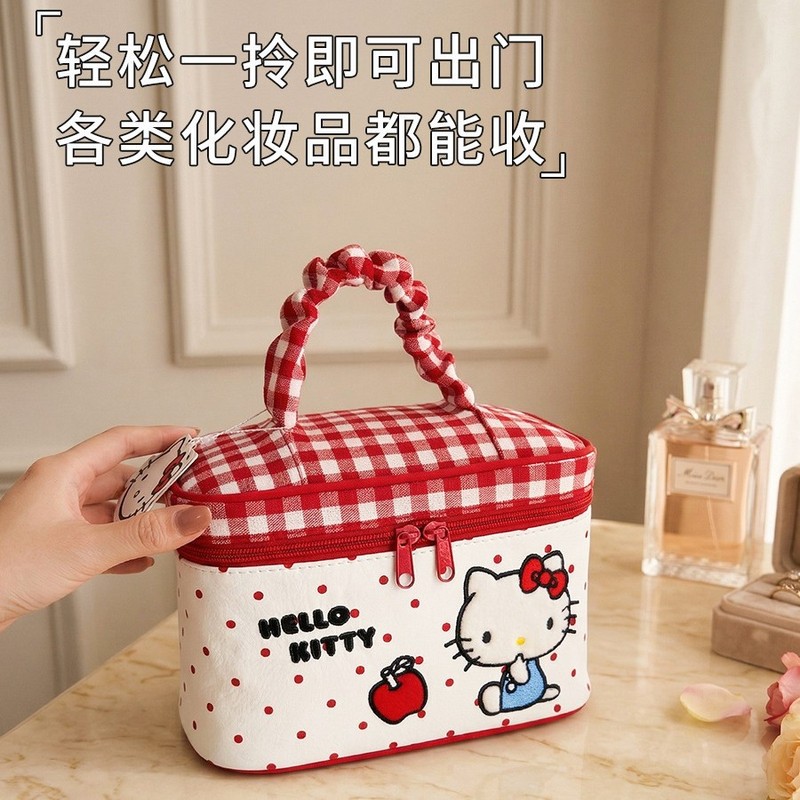 Hello Kitty Makyaj Düzenleyici - Skincare D'Alba incelemesi ve fiyatı
